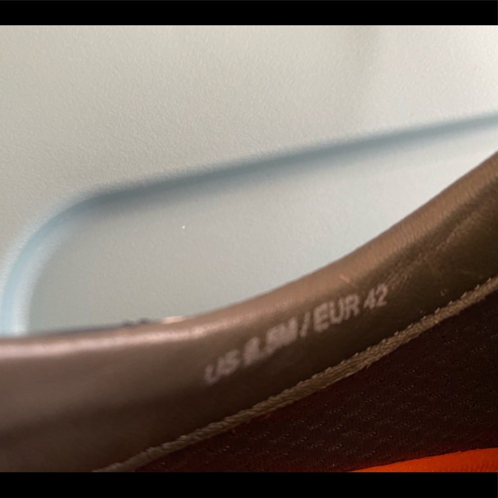 Shoes - Picture 3 of 6